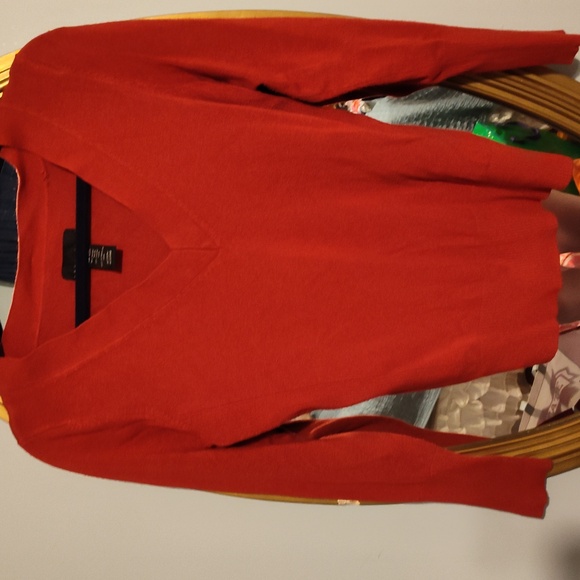 💲 5 for$15💲Orange LS V Neck Tight Fit Lightweight Sweater Size MP - Picture 3 of 5